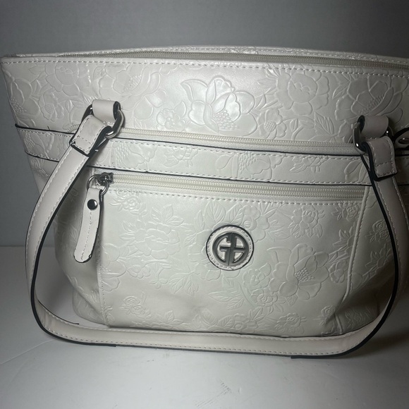 GIANI BERNINI
Faux Leather Tooling Tote - Picture 6 of 10